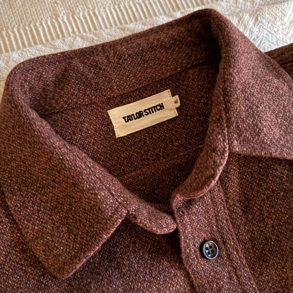 Taylor Stitch The Ledge Shirt in Burgundy Linen Tweed - Picture 2 of 3